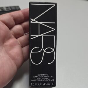 NARS Soft Matte Complete Foundation in Patagonia Medium 1.2